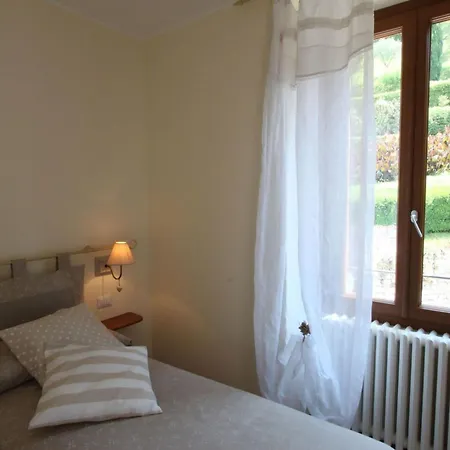 Haus Pitel By Interhome * בלאג'יו